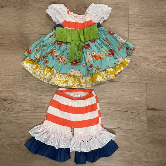 Giggle Moon matching set for size 9M. - Picture 2 of 5
